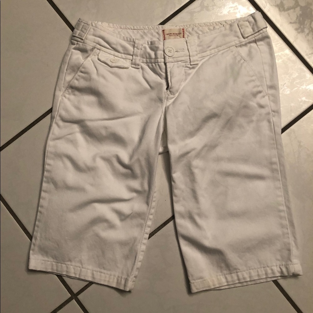 Abercrombie and Fitch Bermuda shorts size 00